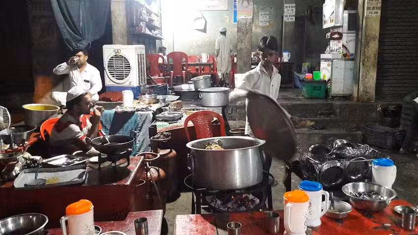 भलारू’स पूरी कबाब