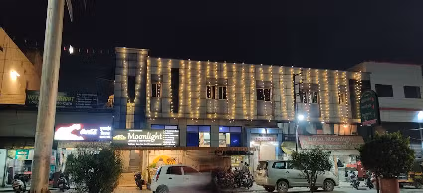 होटल मूनलाइट