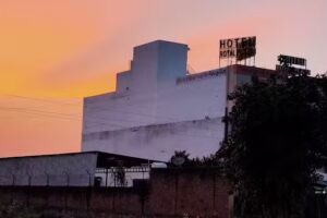 होटल रॉयल प्लाजा