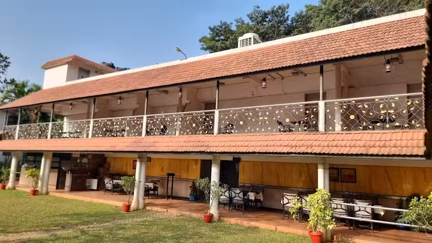 होटल ट्रैवल इन