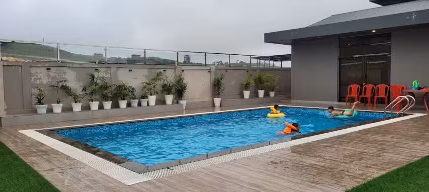 ईस्टसाइड इन होटल एंड रेस्टोरेंट