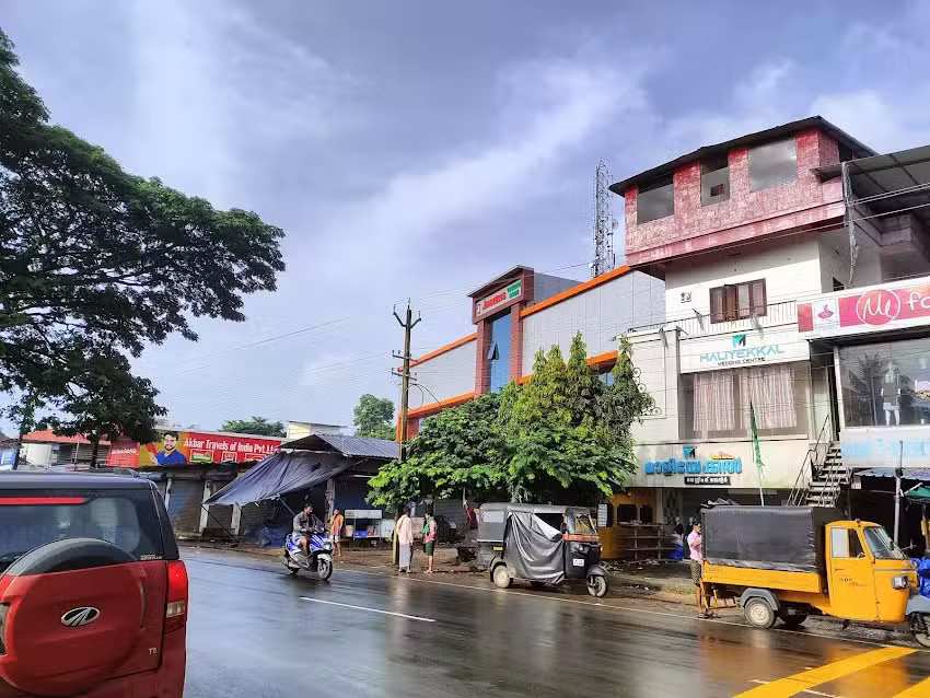 जिनेन्स टूरिस्ट होम