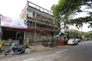 कलेक्शन-ओ सारा ग्रैंड नियर राम मनोहर लोहिया हॉस्पिटल
