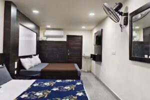 सै सूर्य डिलाइट लॉज