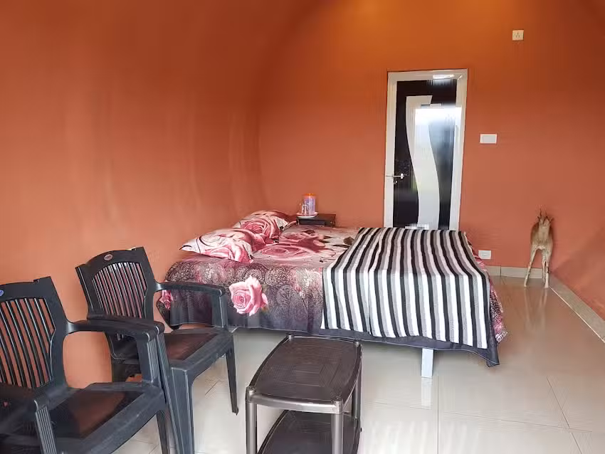 शाइनिंग केव्स रिसॉर्ट अनैकट्टी