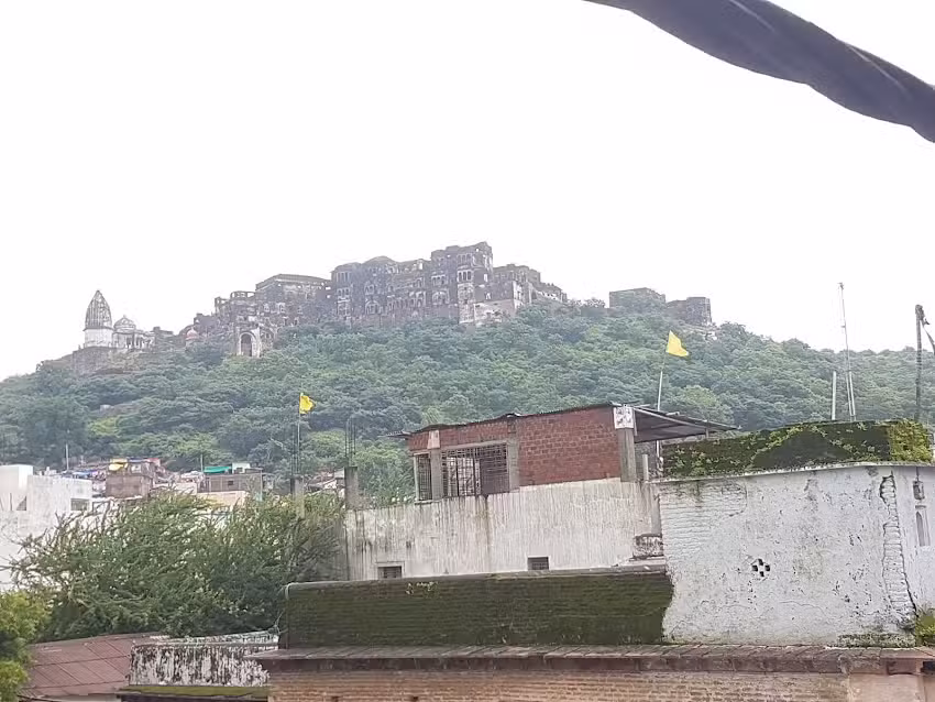 संजय लॉज